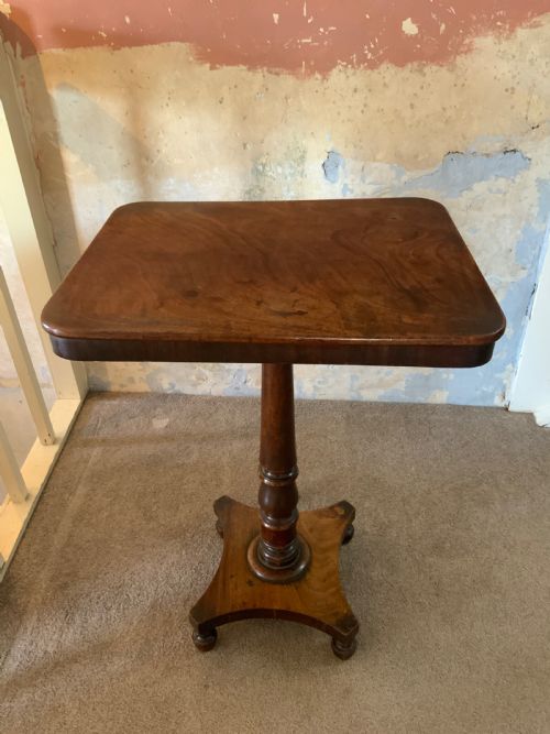 AN EARLY 19TH CENTURY MAHOGANY LAMP TABLE - ADDITIONAL PHOTO 5