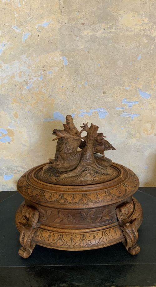A CARVED BLACK FOREST CASKET - ADDITIONAL PHOTO 1