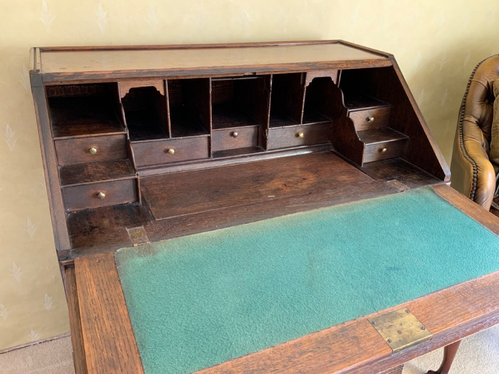  Georgian oak bureau of small proportions View IV