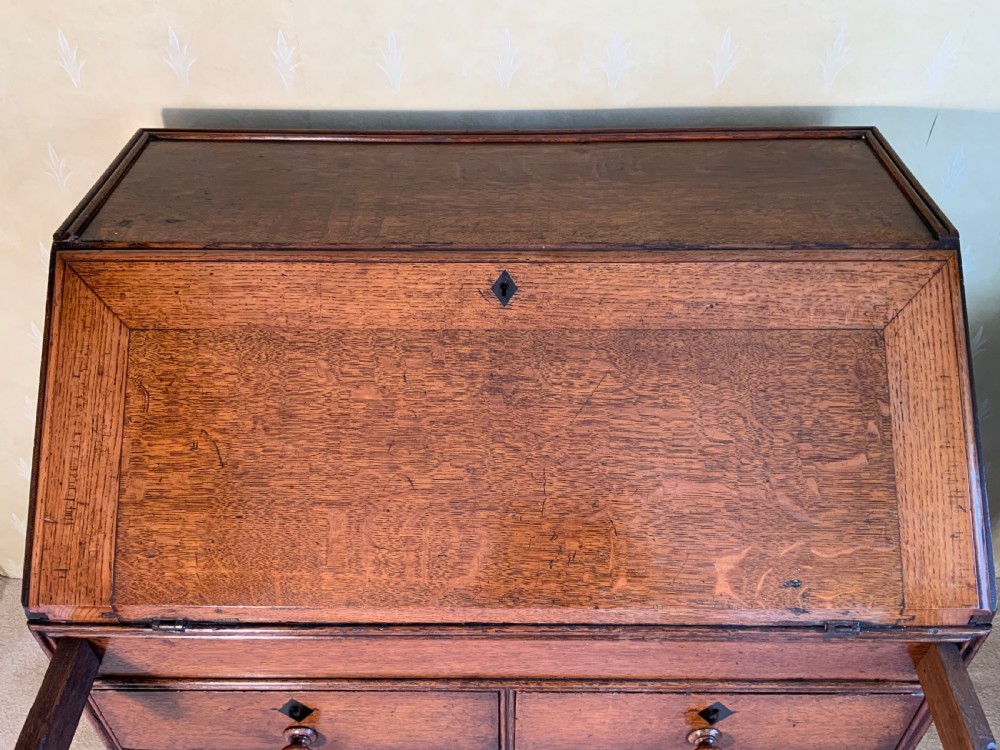  Georgian oak bureau of small proportions View VI