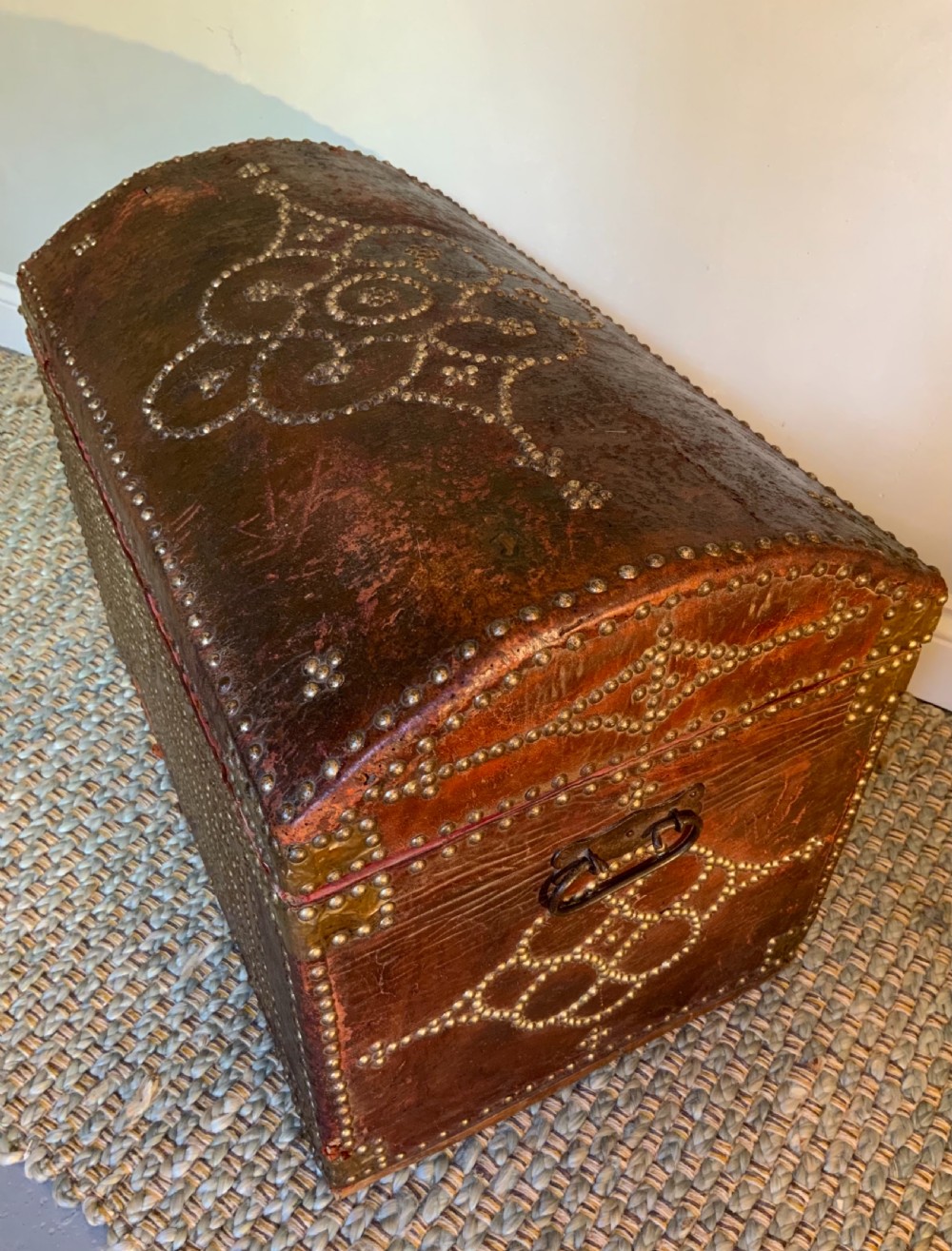 An 18th century red leather travelling trunk View III