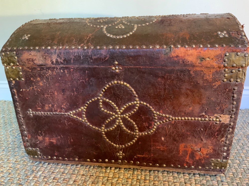 An 18th century red leather travelling trunk View VI