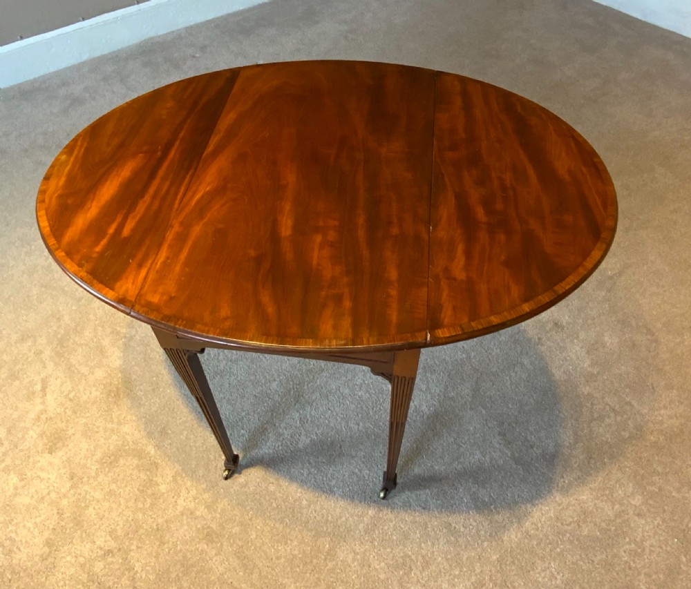Georgian Mahogany Pembroke table View II