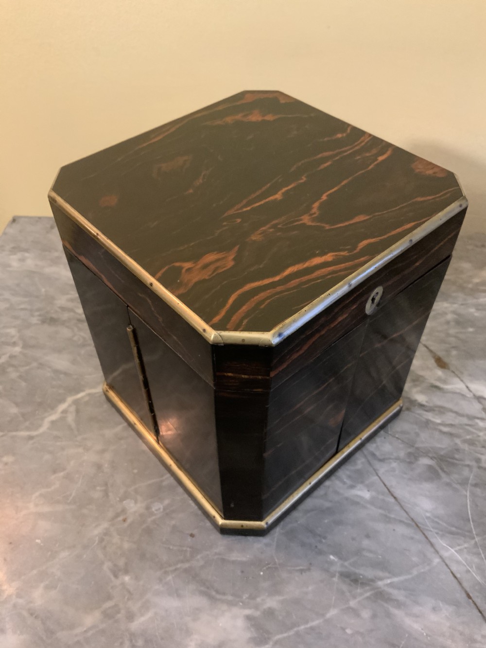 Regency coromandel perfume bottle cabinet View IX