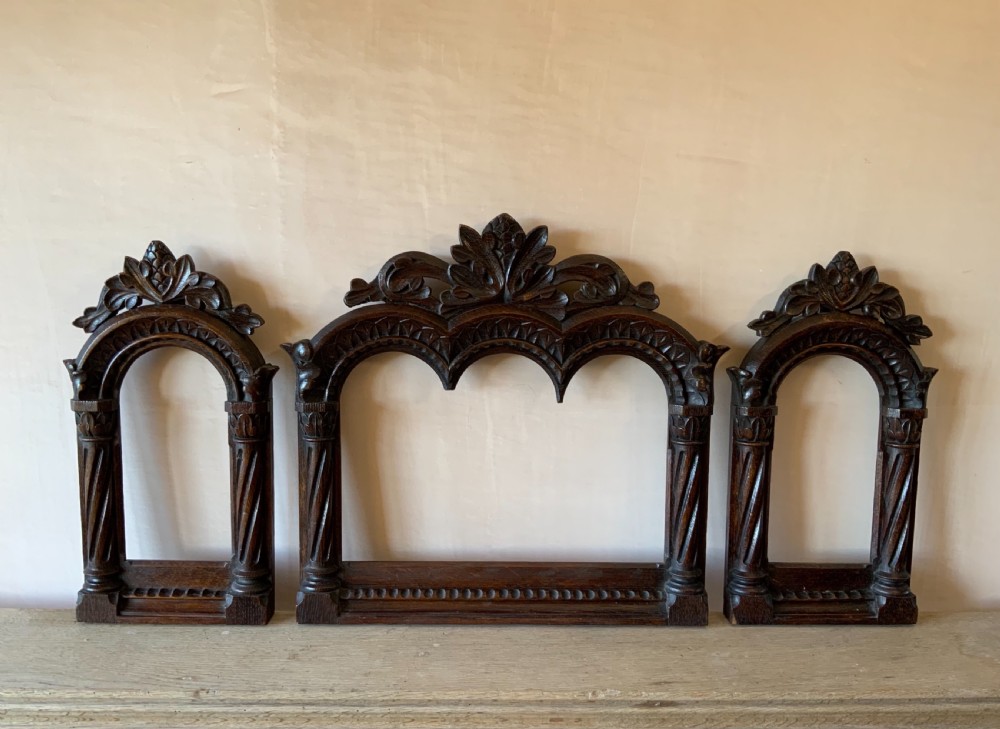 Set of 19th century carved oak picture frames