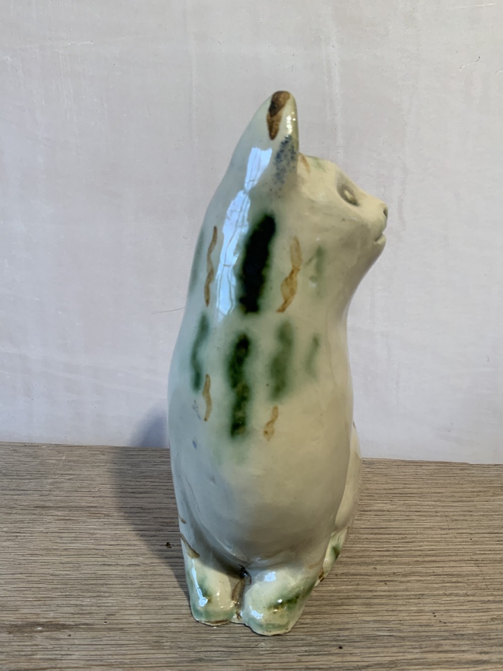 Late Georgian pottery cat View IV