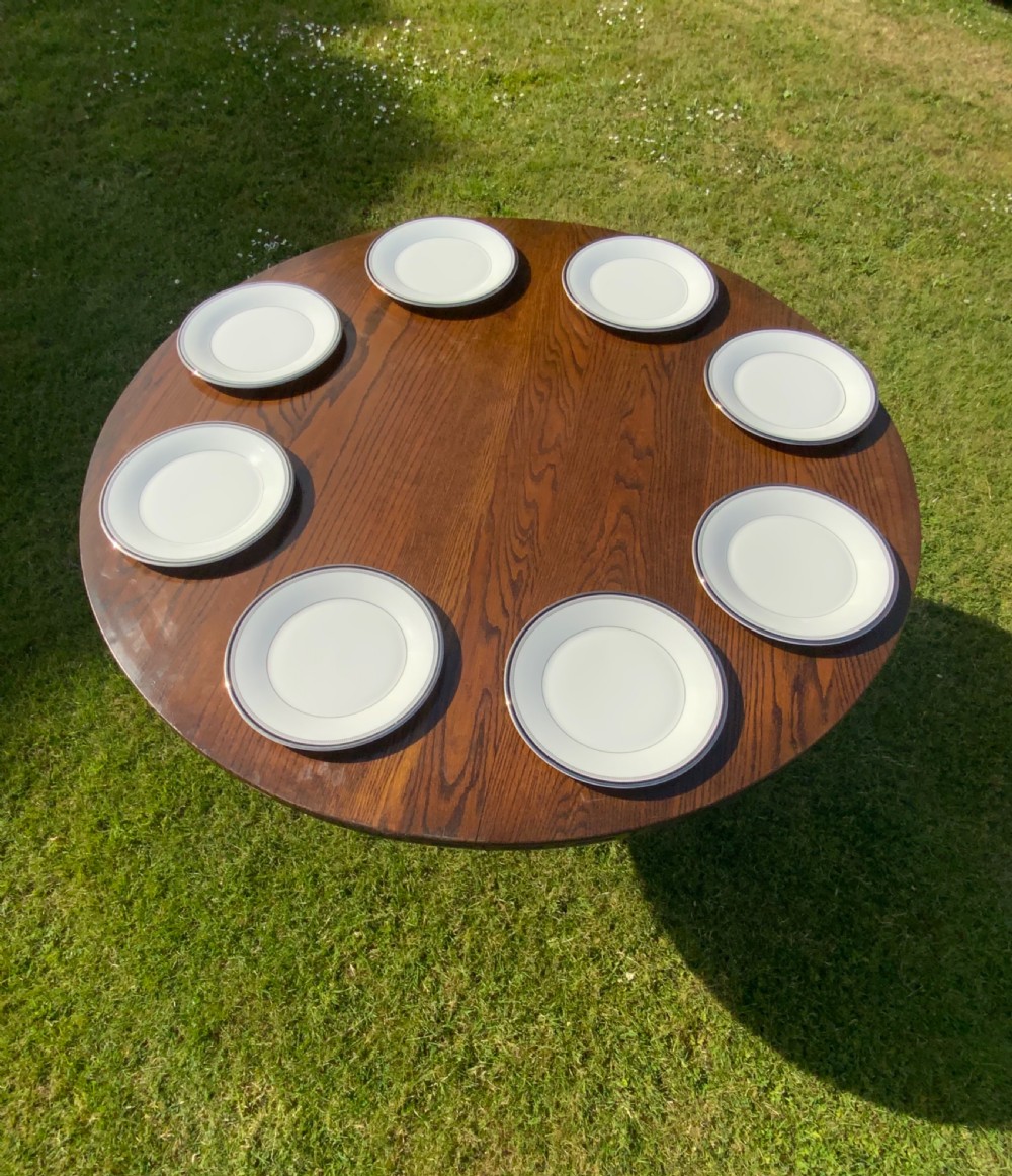 Circular oak dining table View X