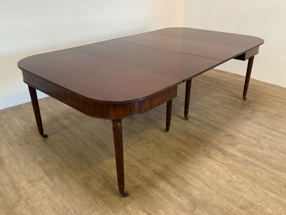 Georgian Mahogany dining table to seat 10