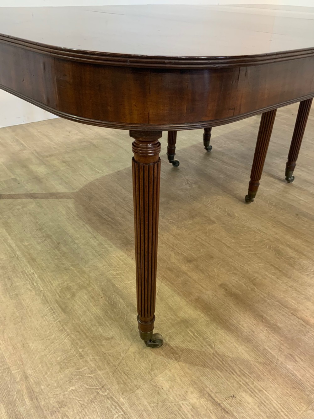 Georgian Mahogany dining table to seat 10 View II