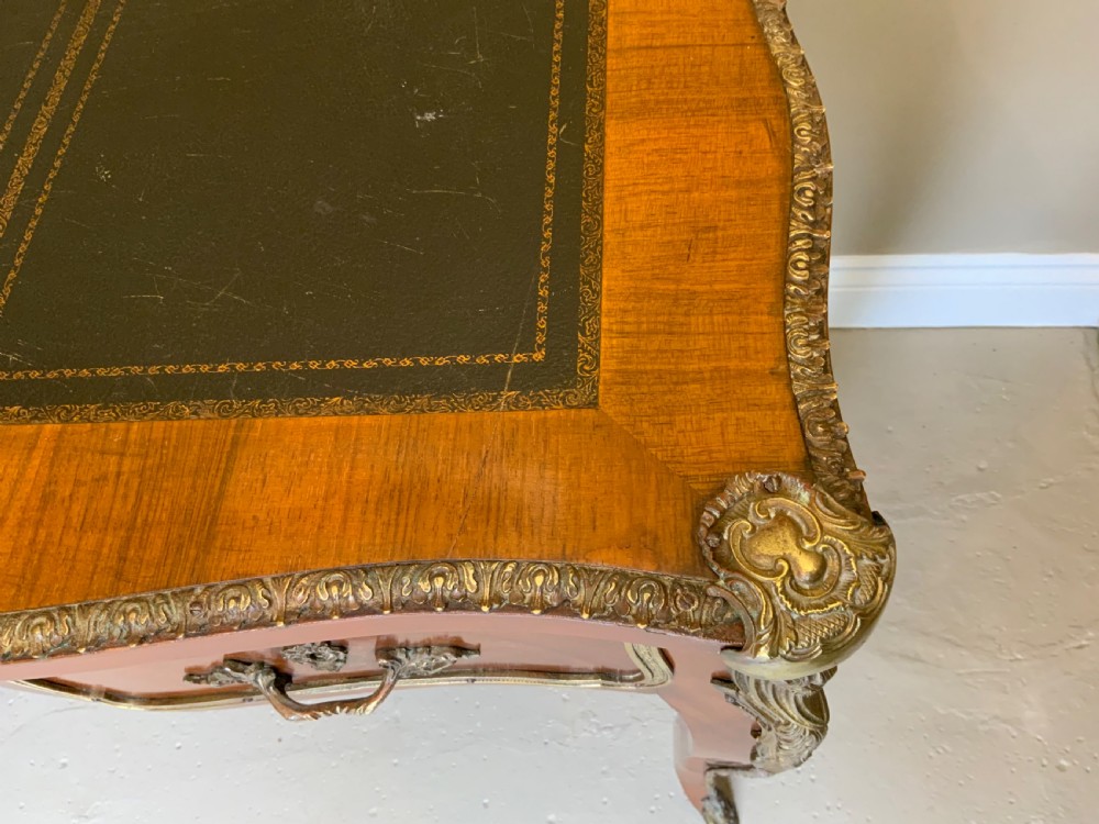 Walnut bureau plat View V