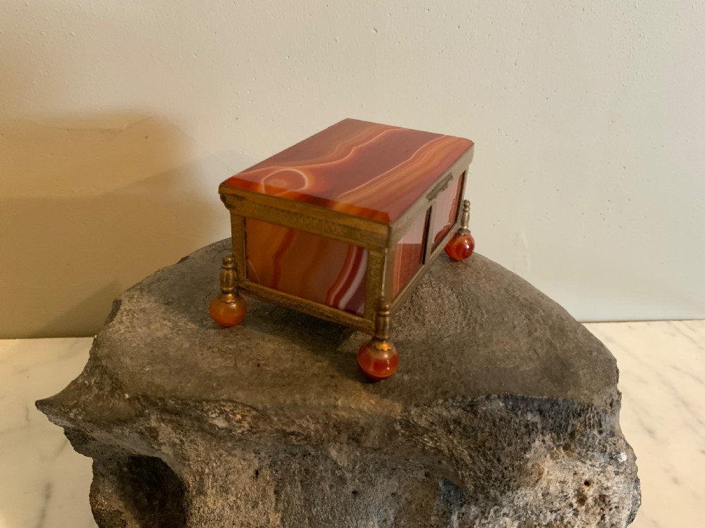 Ormolu mounted agate box View VI