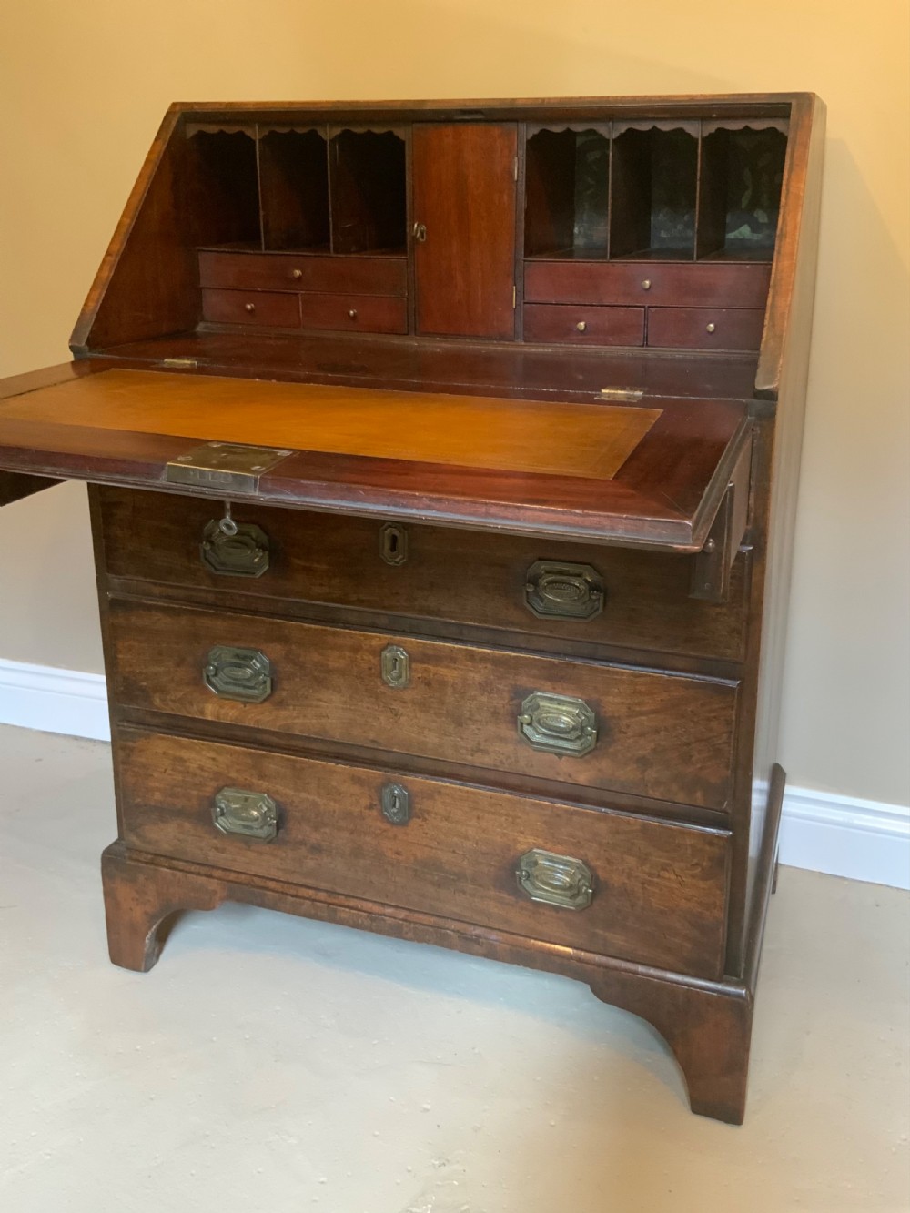 2’6” wide Georgian mahogany bureau View V