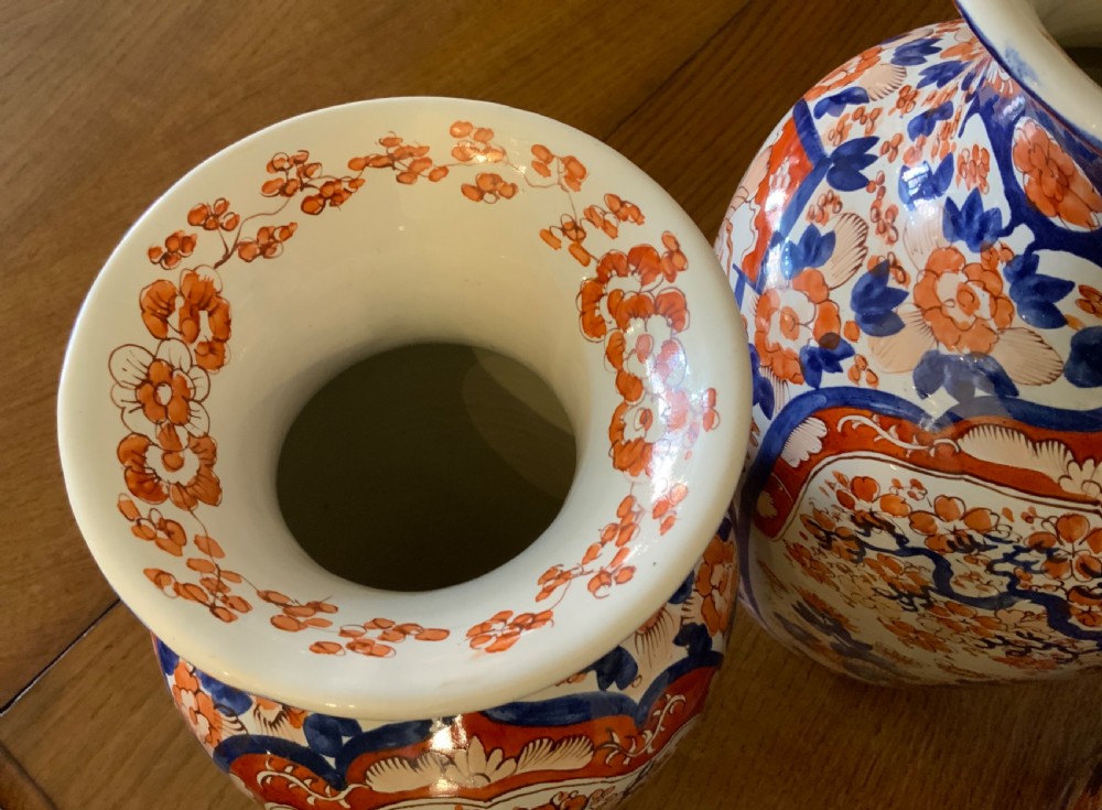 A garniture of 3 large Japanese Imari vases View VI