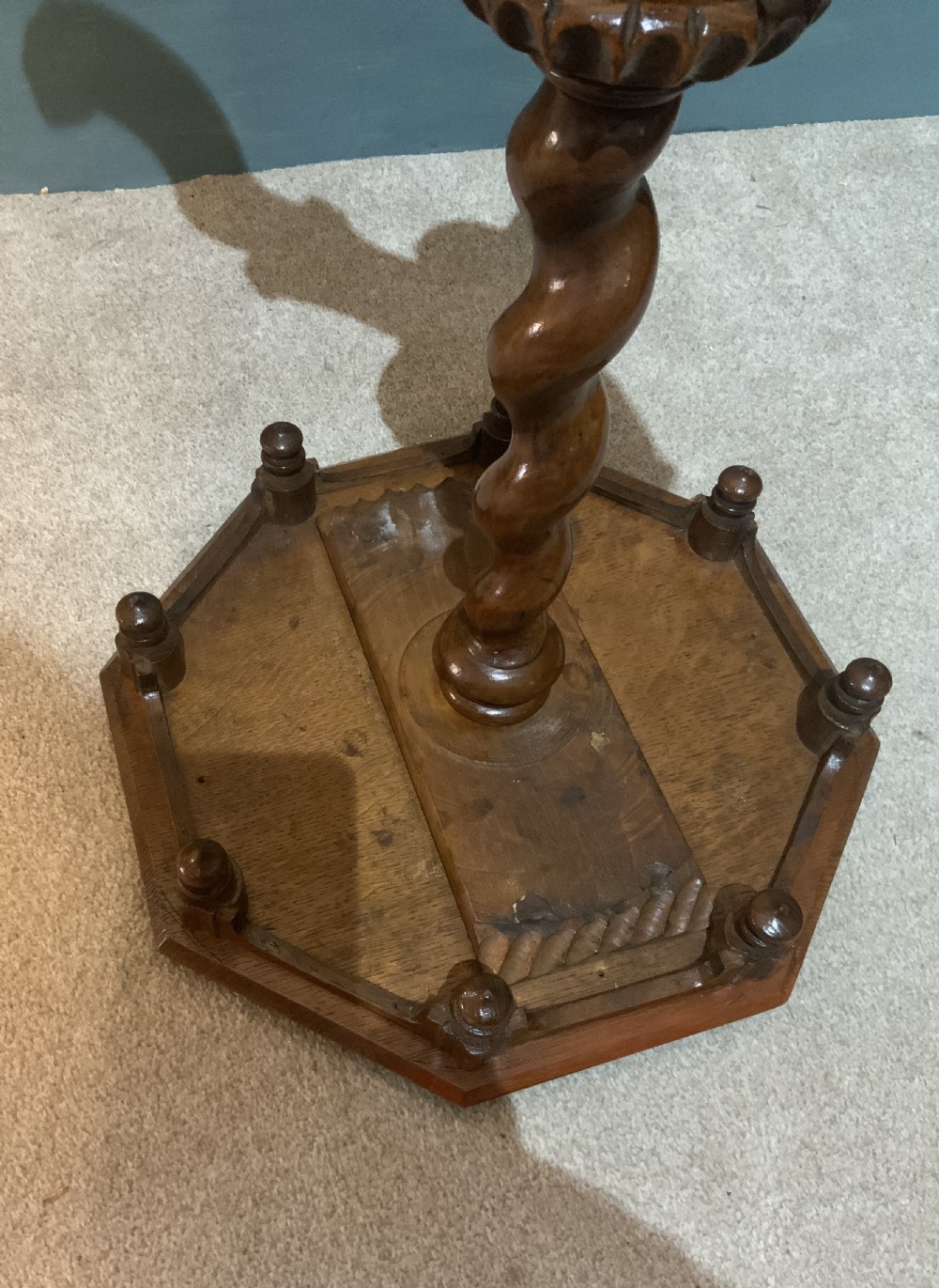 An early Victorian oak wine/lamp table View V