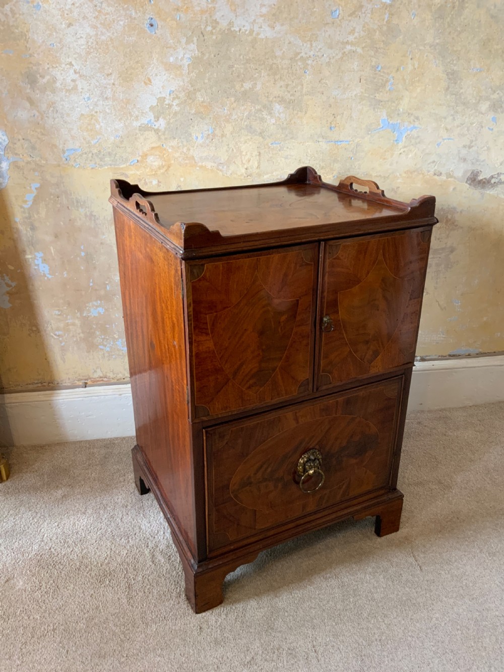A Georgian mahogany tray top commode View III