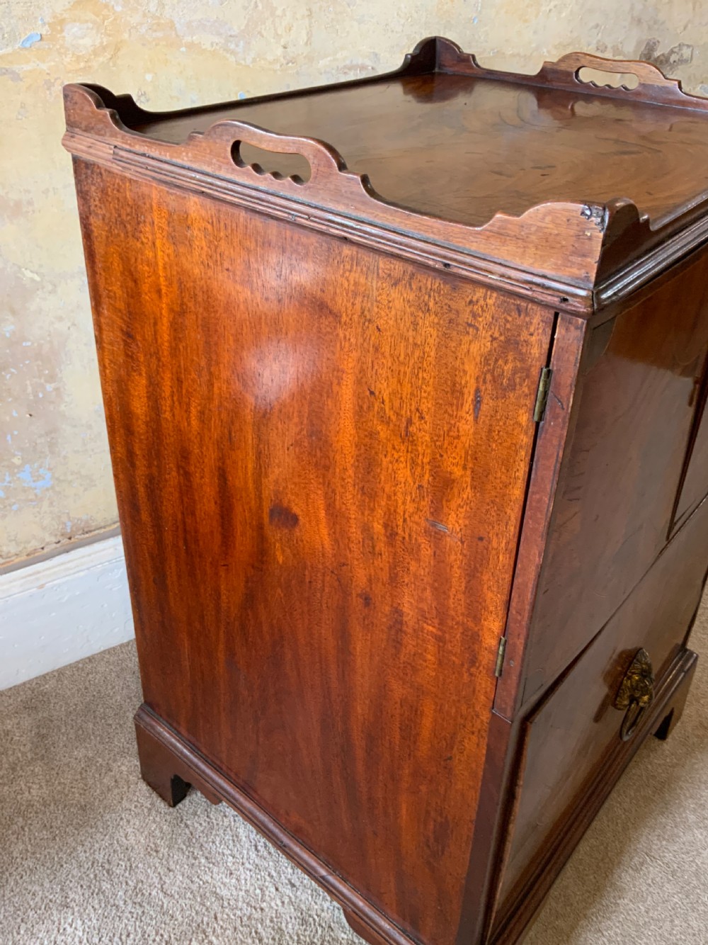 A Georgian mahogany tray top commode View V