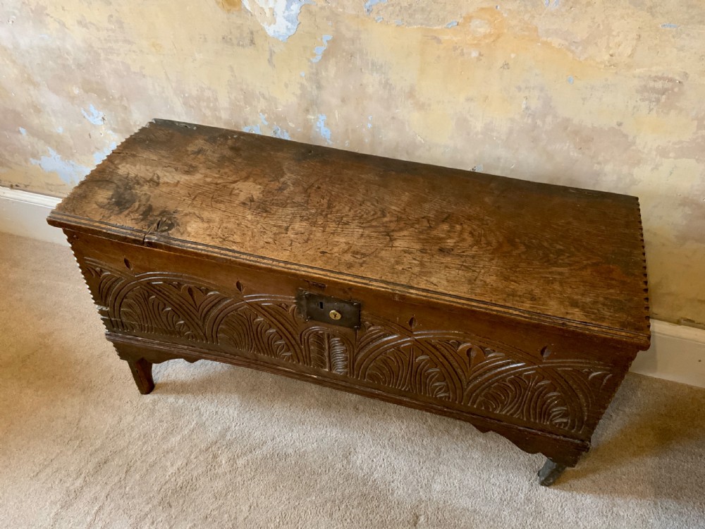 Late 17th century Six plank oak coffer View II