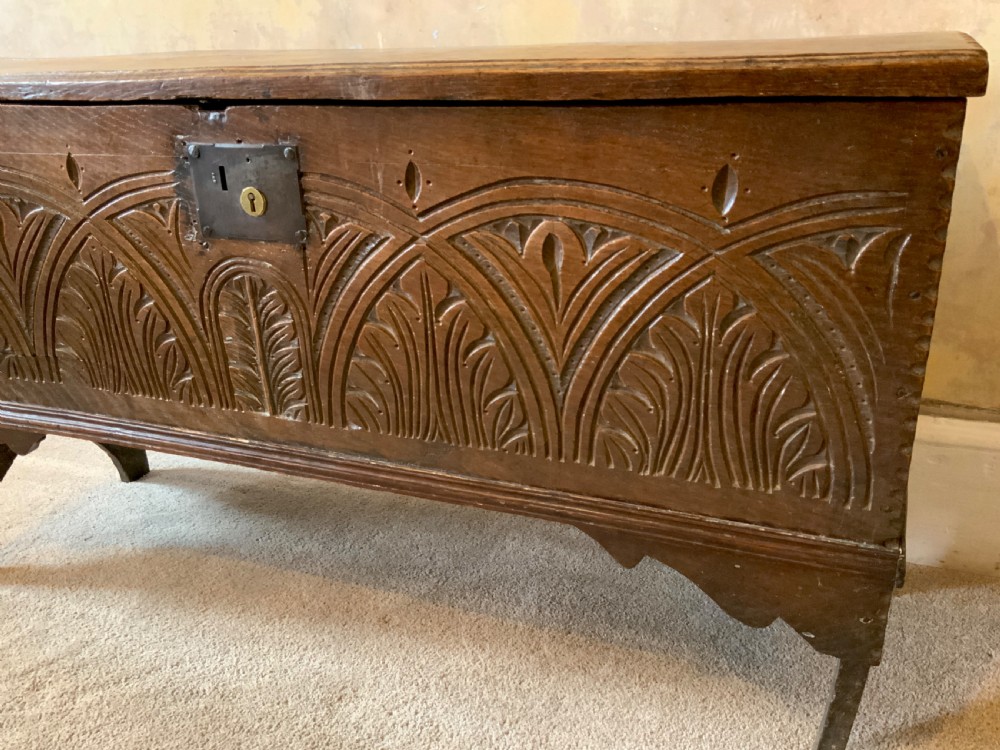 Late 17th century Six plank oak coffer View III