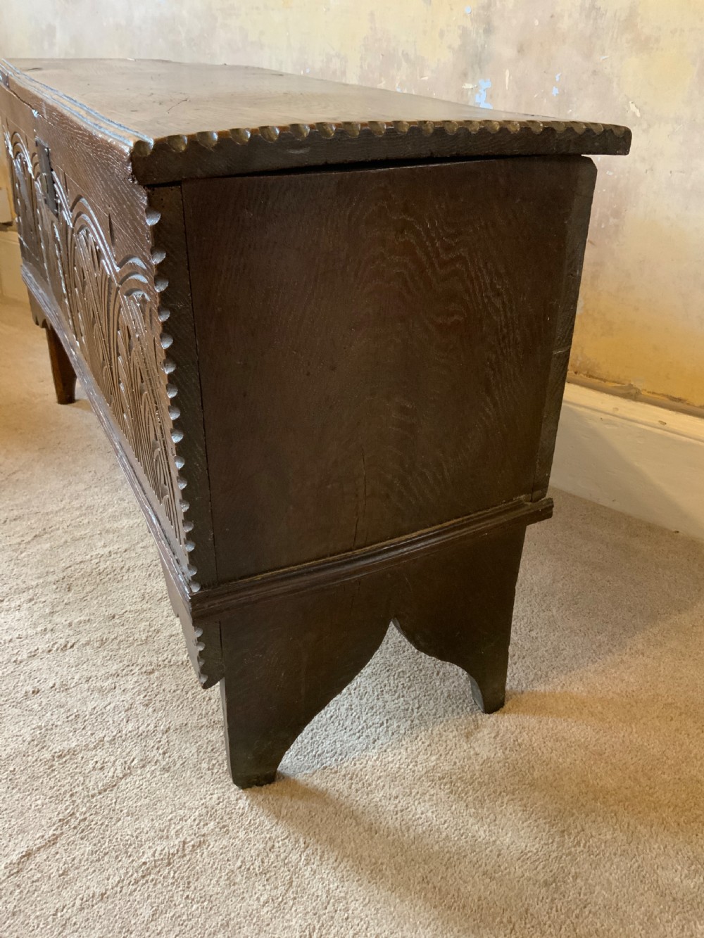 Late 17th century Six plank oak coffer View VII