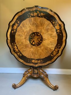 MARQUETRY WALNUT CENTRE TABLE IN THE MANNER OF EDWARD HOLMES BALDOCK