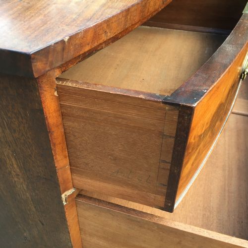 GEORGIAN MAHOGANY BOW FRONT CHEST OF DRAWERS - ADDITIONAL PHOTO 6