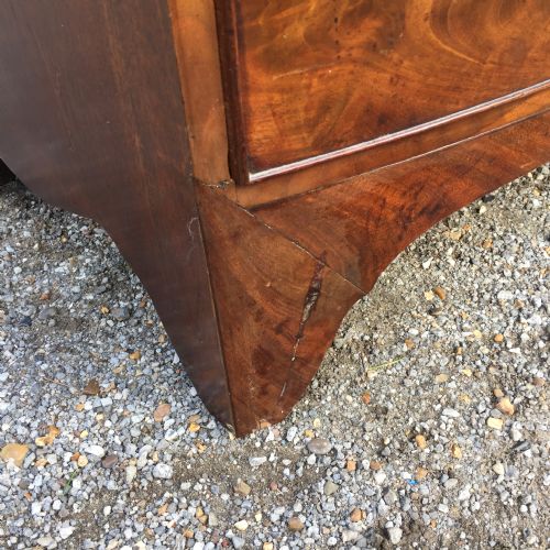GEORGIAN MAHOGANY BOW FRONT CHEST OF DRAWERS - ADDITIONAL PHOTO 8