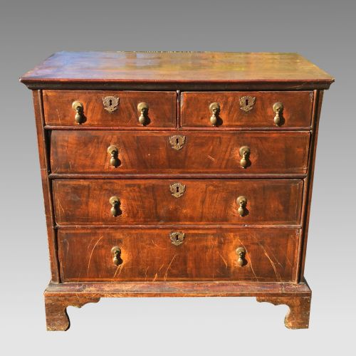 EARLY 18TH CENTURY WALNUT AND OAK CHEST OF DRAWERS FOR RESTORATION - ADDITIONAL PHOTO 1