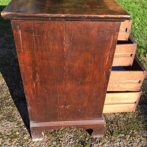 EARLY 18TH CENTURY WALNUT AND OAK CHEST OF DRAWERS FOR RESTORATION - ADDITIONAL PHOTO 4