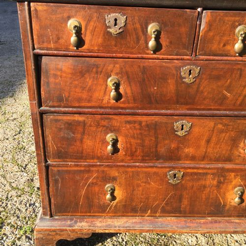 EARLY 18TH CENTURY WALNUT AND OAK CHEST OF DRAWERS FOR RESTORATION - ADDITIONAL PHOTO 5