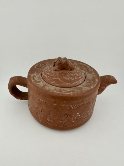 Antique Chinese Yixing Zisha Teapot Toad Finial Archaistic Decoration Qianlong Seal Mark – Late Qing C.1850–1900