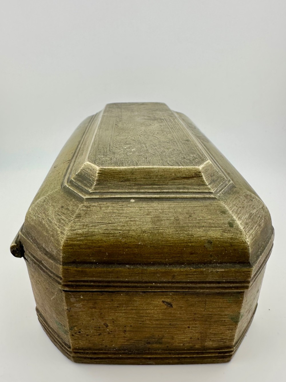 19th Century Malay Brunei Brass Betel Nut Sirih Box Engraved Borneo Region c.1880 Heavy 1329g View II