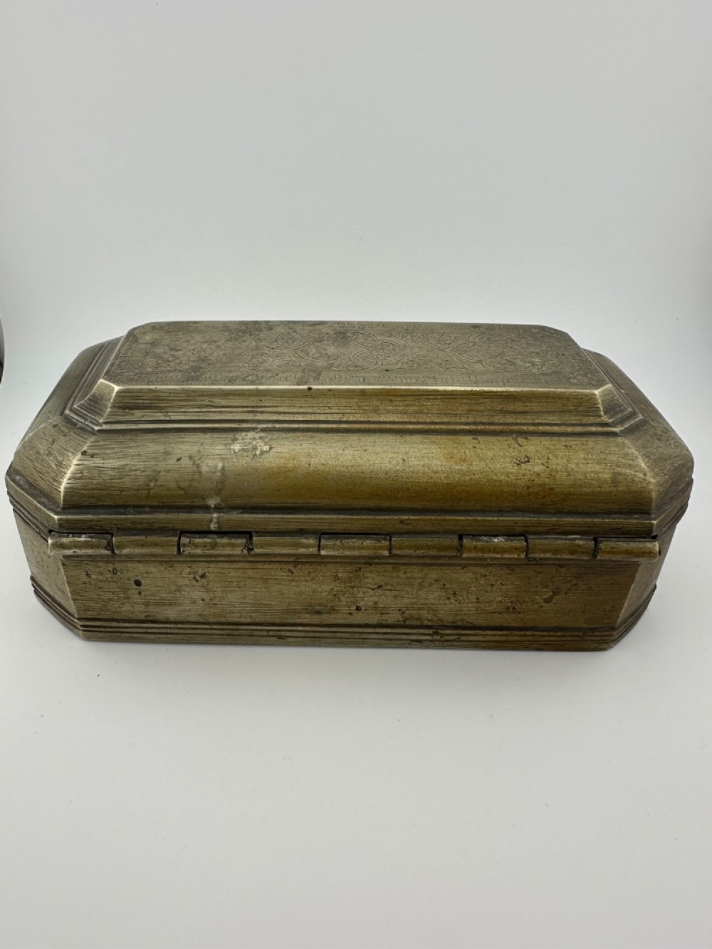 19th Century Malay Brunei Brass Betel Nut Sirih Box Engraved Borneo Region c.1880 Heavy 1329g View V