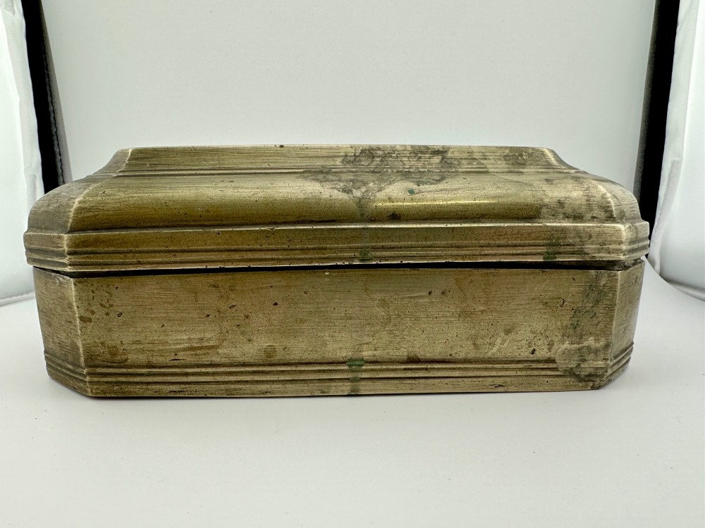 19th Century Malay Brunei Brass Betel Nut Sirih Box Engraved Borneo Region c.1880 Heavy 1329g View XV