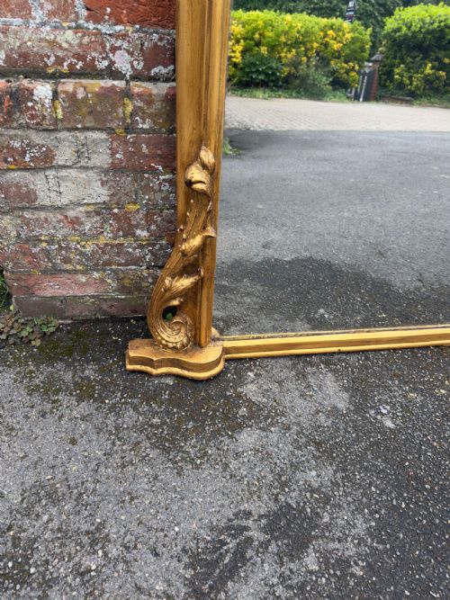 A LARGE ANTIQUE ENGLISH 19TH CENTURY CARVED WOOD WOOD GESSO ARCHED TOP GILT OVERMANTLE MIRROR - ADDITIONAL PHOTO 4