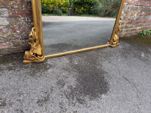 A LARGE ANTIQUE ENGLISH 19TH CENTURY SHAPED TOP GILT OVERMANTLE MIRROR - ADDITIONAL PHOTO 4