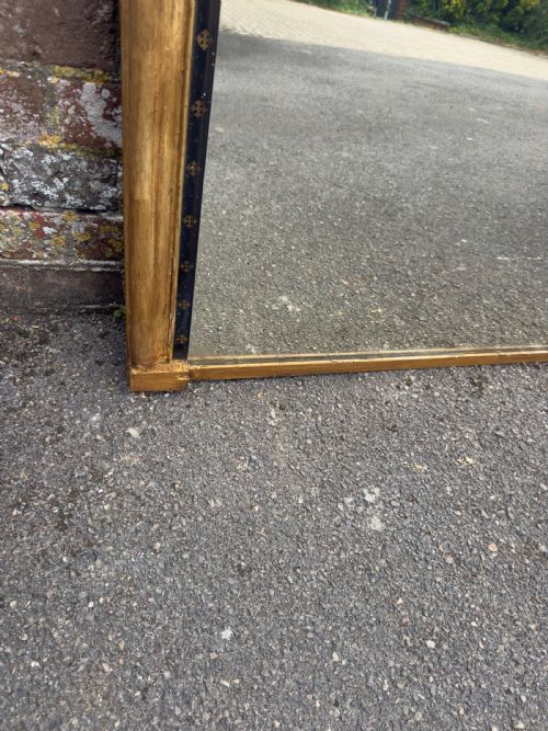 A LARGE ANTIQUE ENGLISH 19TH CENTURY CARVED WOOD GESSO ARCHED TOP GILT OVERMANTLE MIRROR - ADDITIONAL PHOTO 4