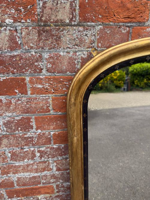 A LARGE ANTIQUE ENGLISH 19TH CENTURY CARVED WOOD GESSO ARCHED TOP GILT OVERMANTLE MIRROR - ADDITIONAL PHOTO 5