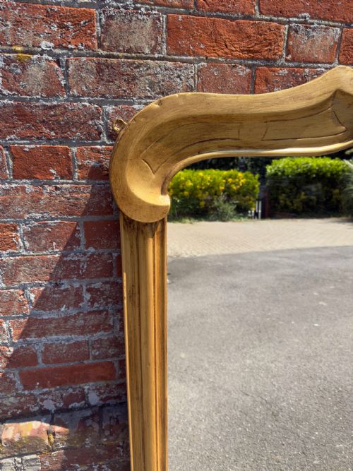 A DELIGHTFUL LARGE ANTIQUE SHAPED TOP ENGLISH 19TH CENTURY CARVED WOOD GIRL OVERMANTLE MIRROR - ADDITIONAL PHOTO 4