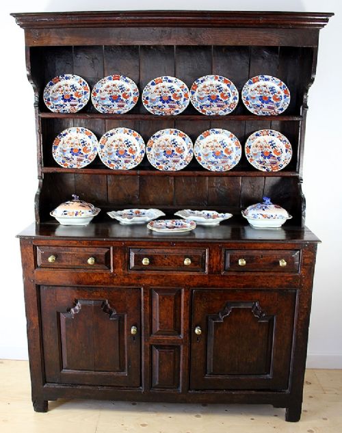 CLIVE PAYNE ANTIQUES PROFILE PHOTO WHICH LINKS TO DEALER PAGE