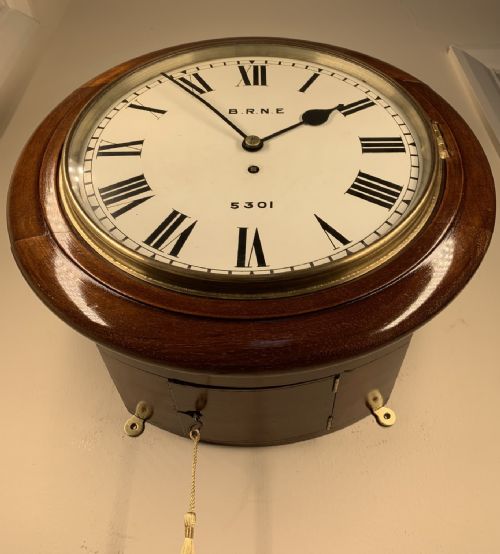 FUSEE DIAL RAILWAY WALL CLOCK EXCELLENT CONDITION NER RARE - ADDITIONAL PHOTO 4