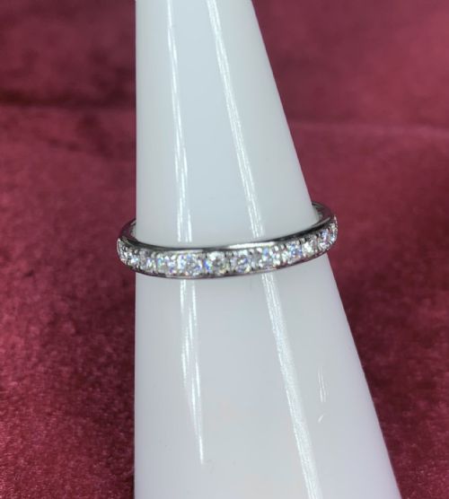 18CT DIAMOND ETERNITY RING WEDDING BAND - ADDITIONAL PHOTO 6
