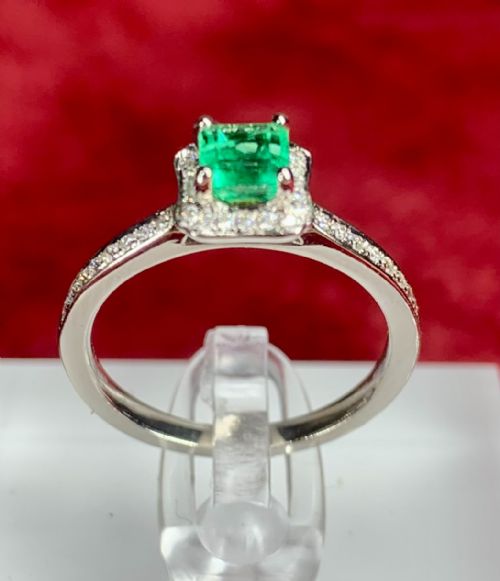 18CT WHITE GOLD EMERALD DIAMOND RING - ADDITIONAL PHOTO 2