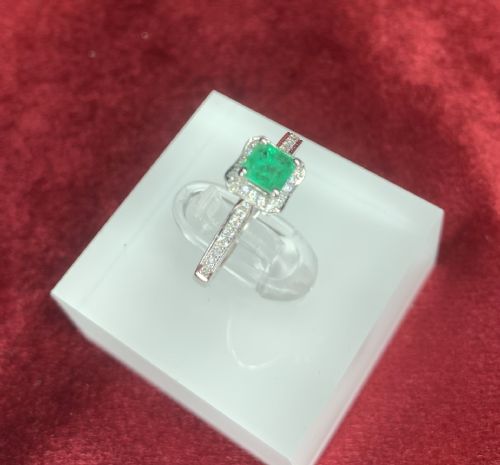 18CT WHITE GOLD EMERALD DIAMOND RING - ADDITIONAL PHOTO 9
