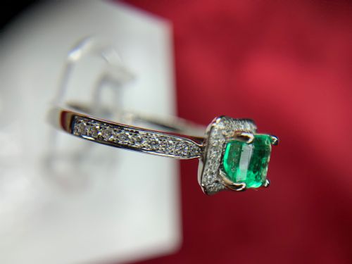 18CT WHITE GOLD EMERALD DIAMOND RING - ADDITIONAL PHOTO 12