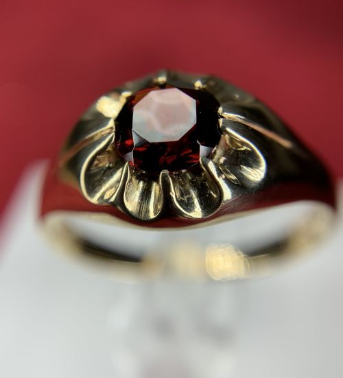 GENTS GYPSY 9CT GARNET RING - ADDITIONAL PHOTO 4