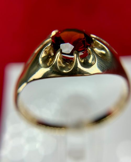 GENTS GYPSY 9CT GARNET RING - ADDITIONAL PHOTO 5