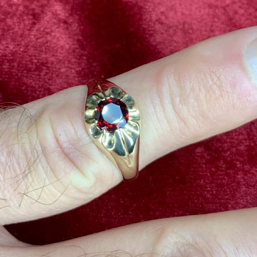 GENTS GYPSY 9CT GARNET RING - ADDITIONAL PHOTO 6
