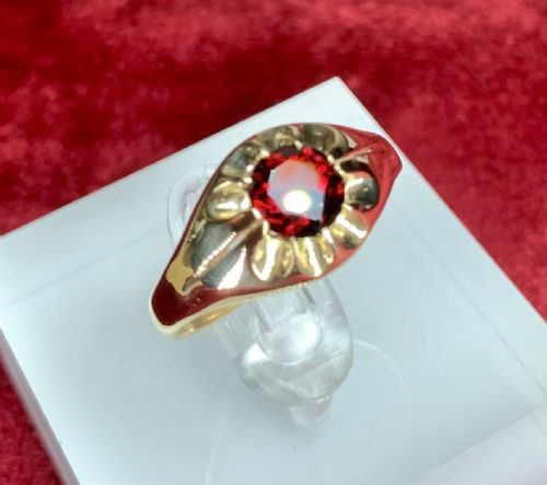 GENTS GYPSY 9CT GARNET RING - ADDITIONAL PHOTO 9