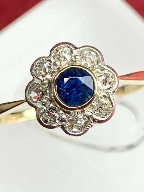 18CT DIAMOND SAPPHIRE CLUSTER RING DAISY STYLE - ADDITIONAL PHOTO 1