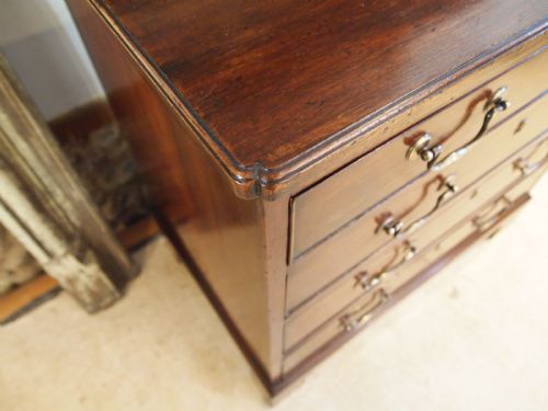 CHEST OF DRAWERS STUNNING GEORGE III BACHELORS CHEST SMALL C1770 - ADDITIONAL PHOTO 5